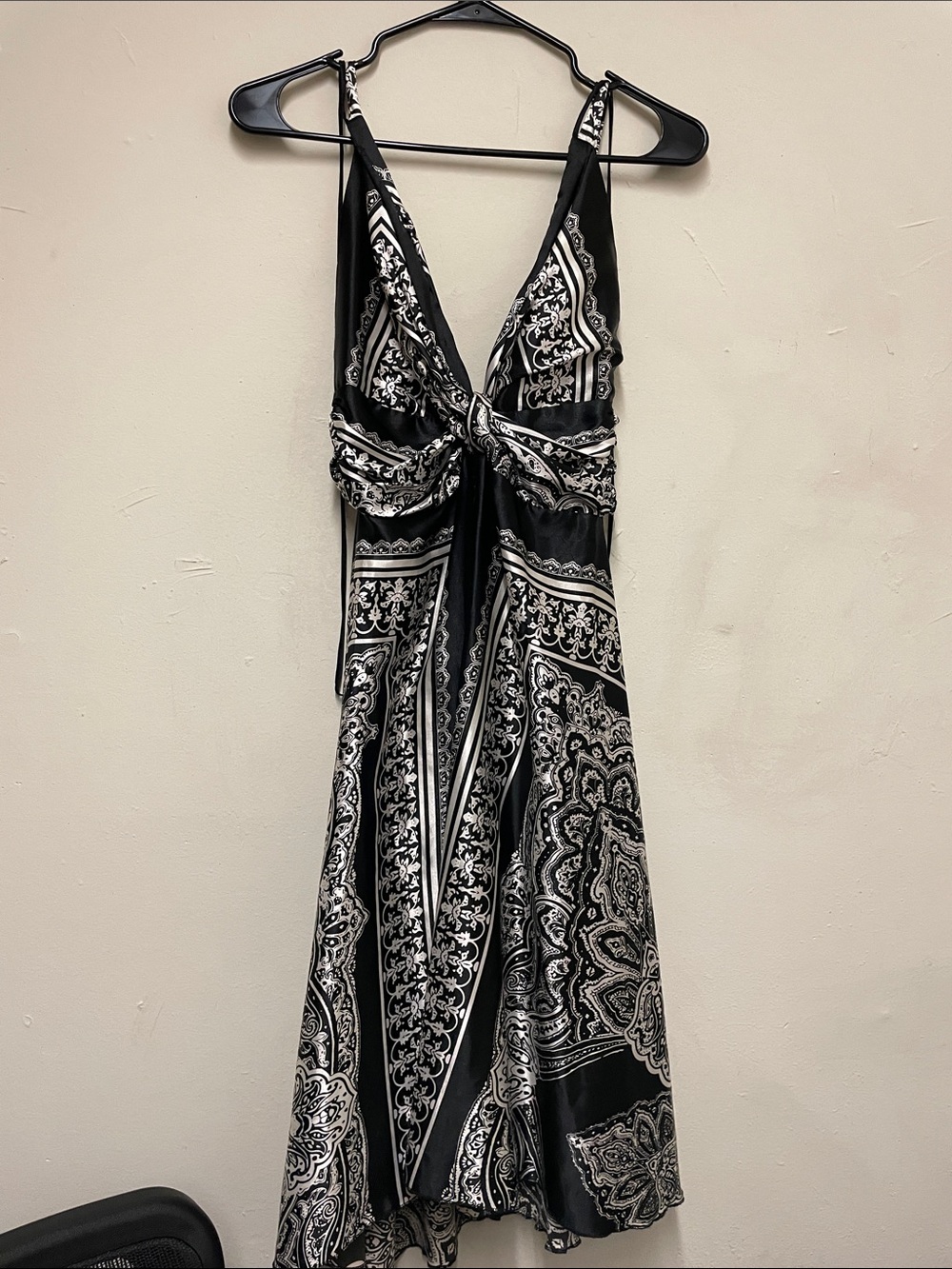 Black & White Paisley V-Neck Summer Dress | Size: 10